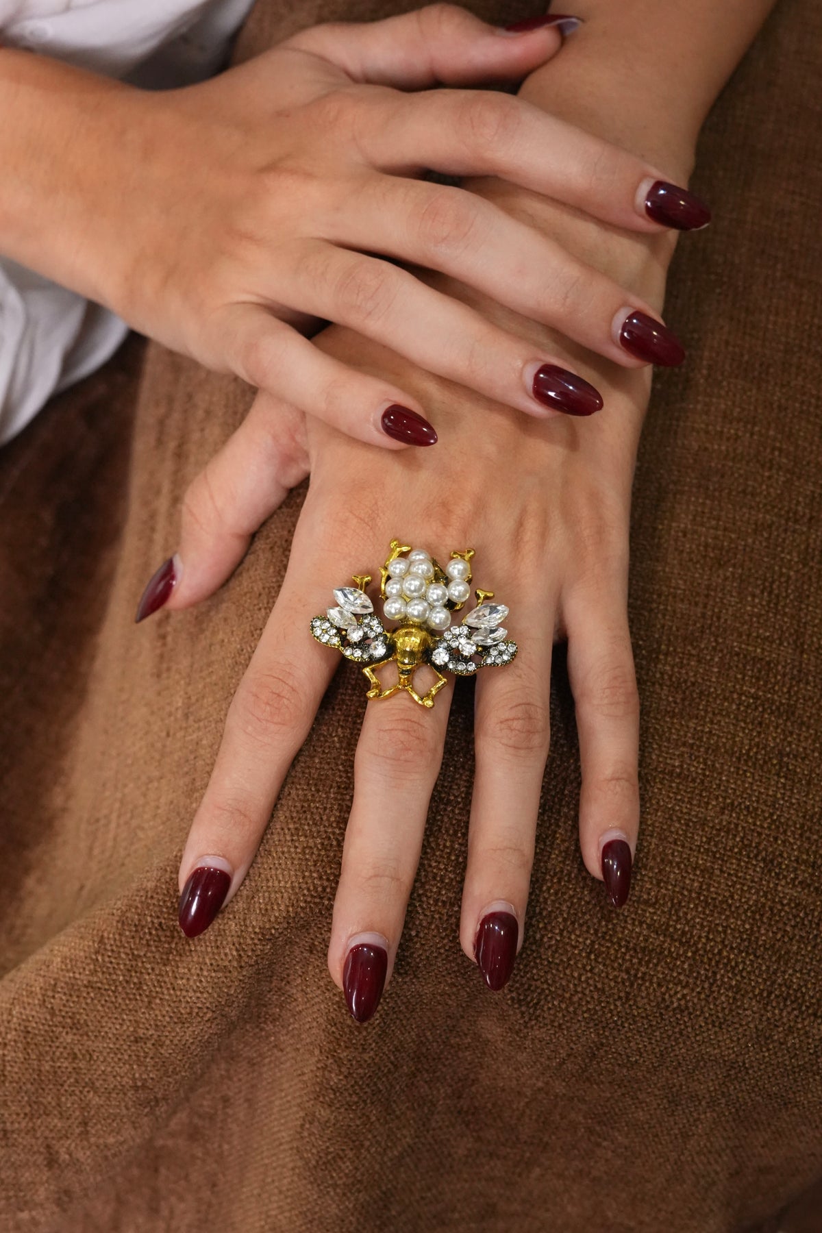 Pearl Cocktail bee ring