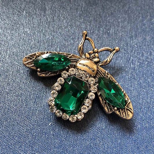 Green gemstone fly brooch
