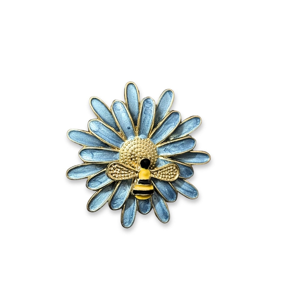 Honey daisy brooch