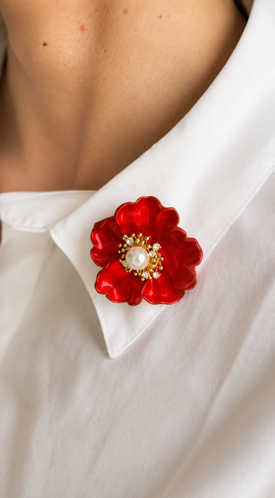 La vie en rose brooch