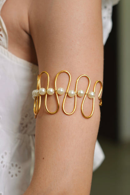 Pearl Wave Armcuff