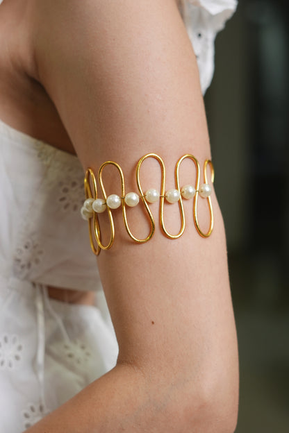 Pearl Wave Armcuff