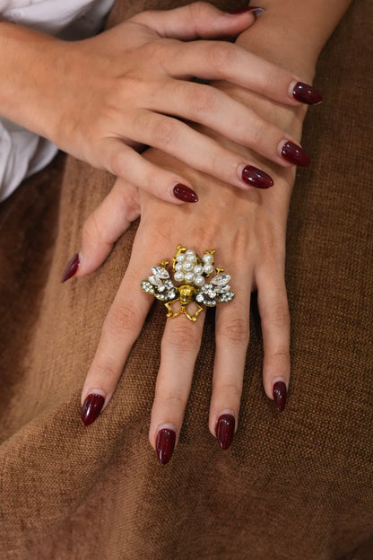 Pearl Cocktail bee ring