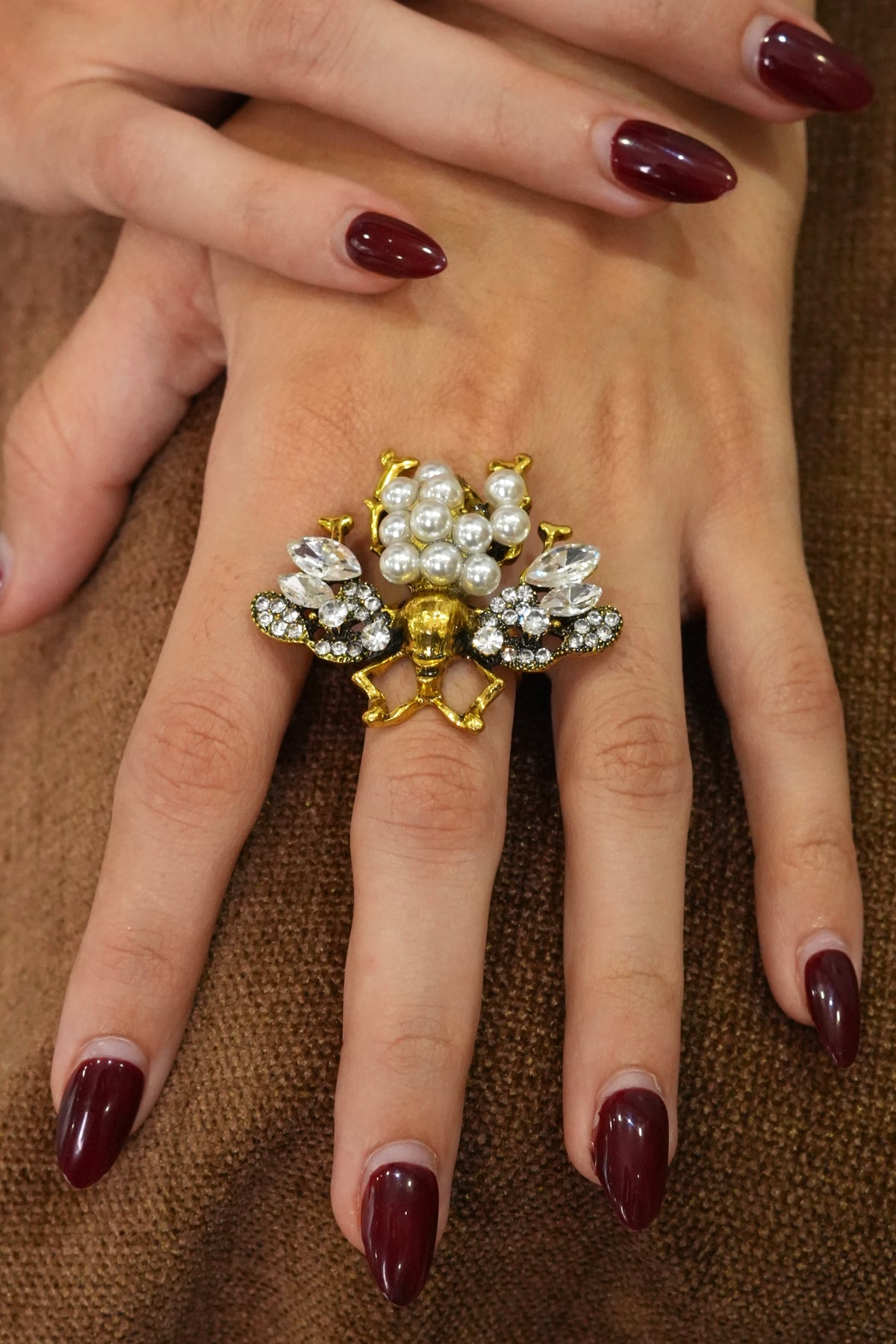Pearl Cocktail bee ring