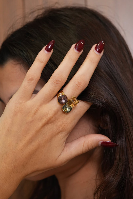 Tri-Colour stone ring gold