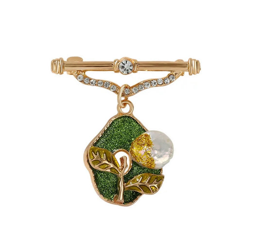 Green Label pin