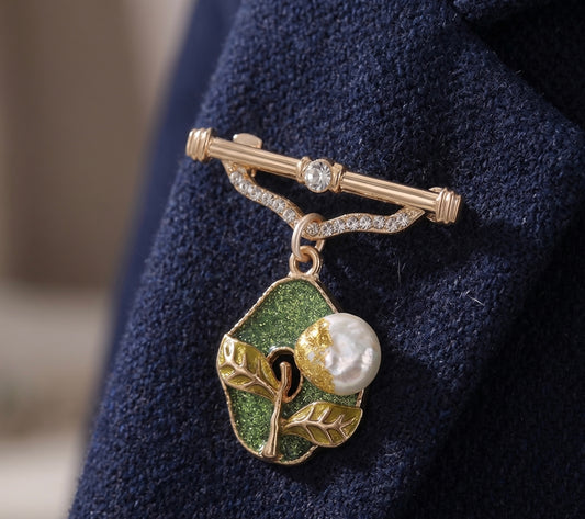 Green Label pin