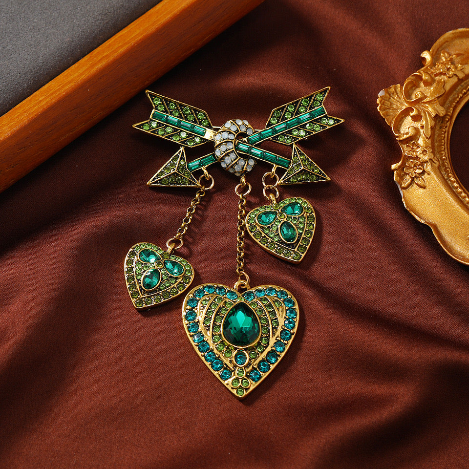 Cupid arrow heart green