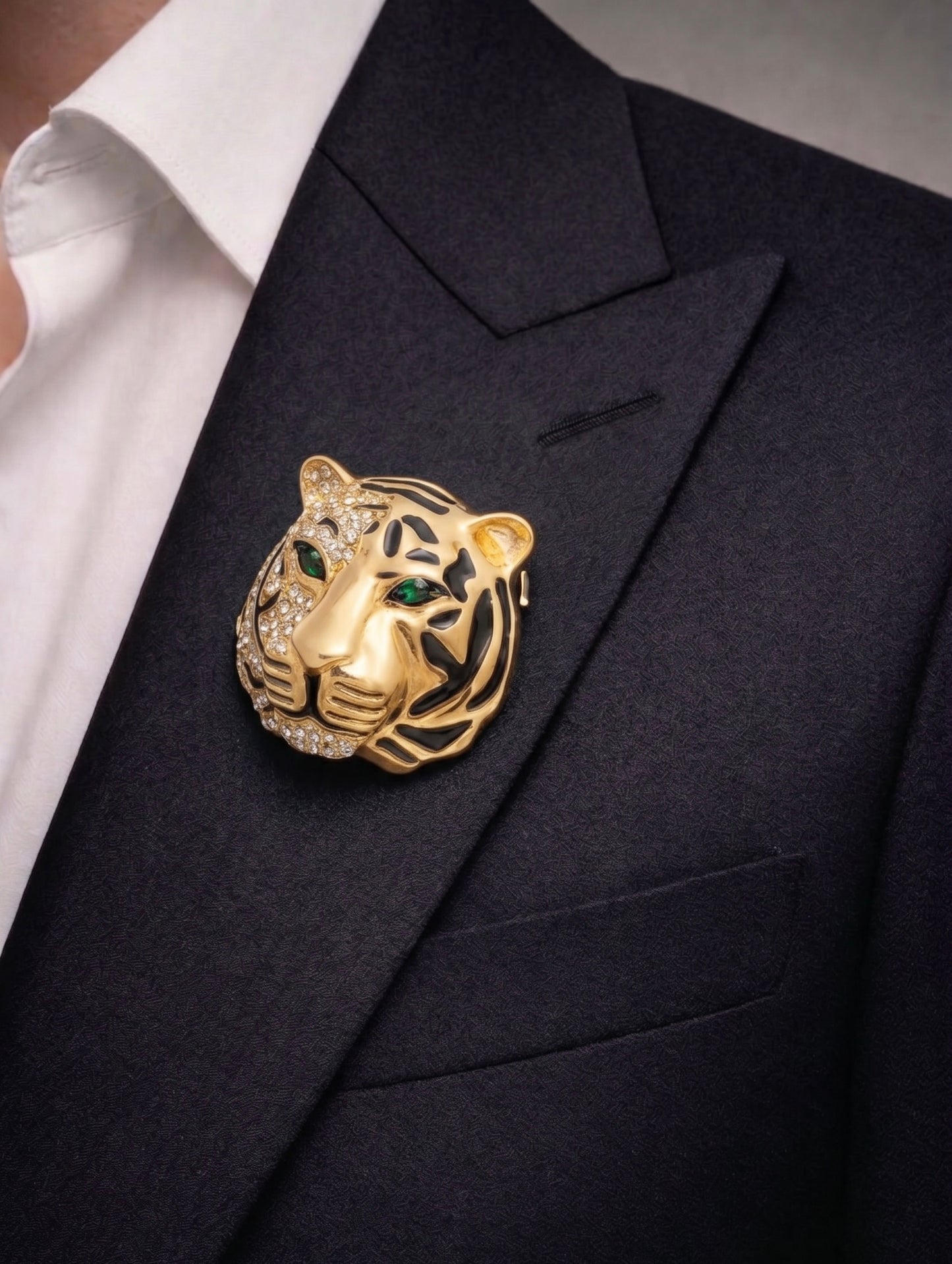 Golden tiger face brooch
